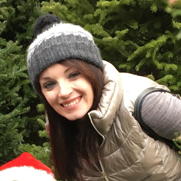 Meet your Posher, Allison - Picture 1 of 1